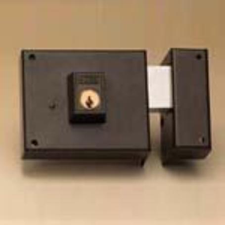 CERRADURA DE SOBREPONER DE UN PUNTO DE CIERRE 124 CON SOLO PALANCA, CILINDRO FORJADO, ENTRADA DE 48MM, CAJA DE 80MM