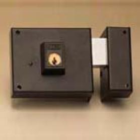 CERRADURA DE SOBREPONER DE UN PUNTO DE CIERRE 124 CON SOLO PALANCA, CILINDRO FORJADO, ENTRADA DE 48MM, CAJA DE 80MM