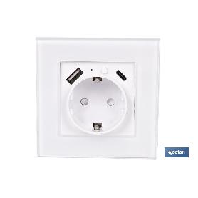 BASE ENCHUFE CON PUERTO USB Y TIPO C WIFI