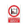 SEÑAL POLIESTIRENO 210X148MM. MONTACARGAS PROHIBIDO A PERSONAS