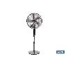 VENTILADOR DE PIE OSCILANTE GRIS PLOMO OSCILANTE CON 3 VELOCIDADES Y TEMPORIZADOR Ø45 CM 70 W
