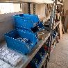 GAVETA APILABLE. PLÁSTICO RÍGIDO INYECTADO. AZUL. RECTANGULAR ABIERTO. FRENTE REBAJADO. CAPACIDAD 0,8L - TAYG