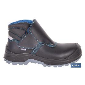 BOTA DE PIEL NEGRA CON VELCRO S3S MODELO URIAN PRO TALLA 44